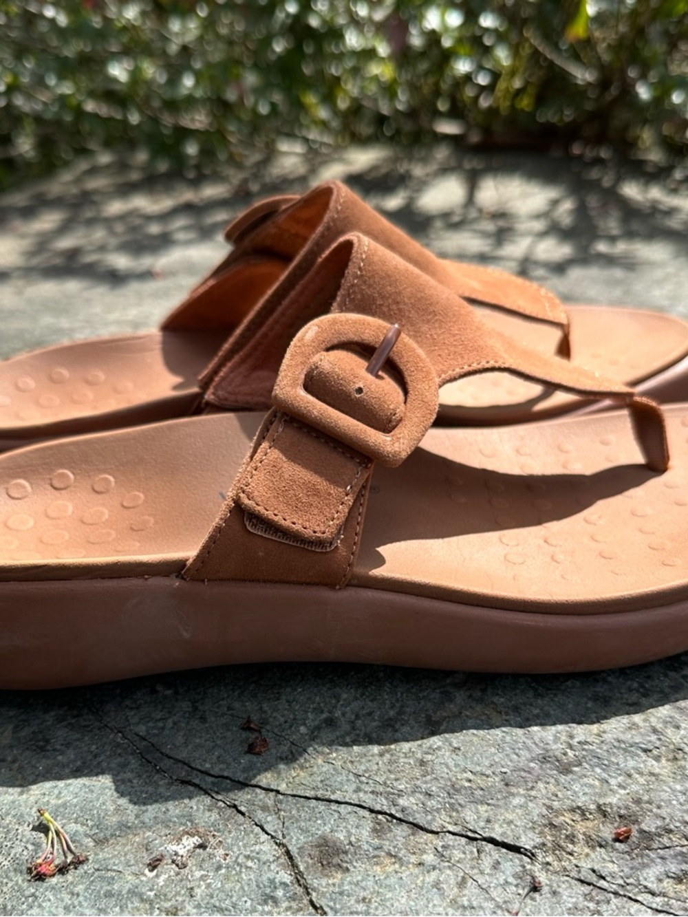 Vionic Activate Rx Recovery Suede Thong Sandals in Argan Brown - Picture 4 of 9